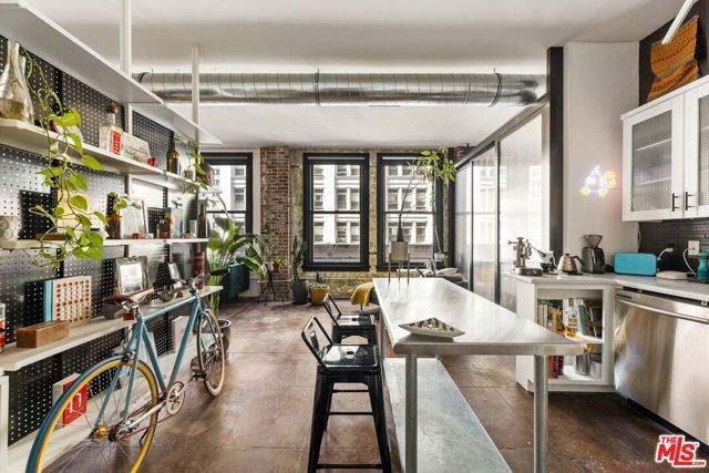 215 W 7th Street 407, Los Angeles, CA 90014