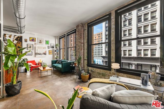 215 W 7th Street 407, Los Angeles, CA 90014