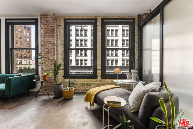 215 W 7th Street 407, Los Angeles, CA 90014