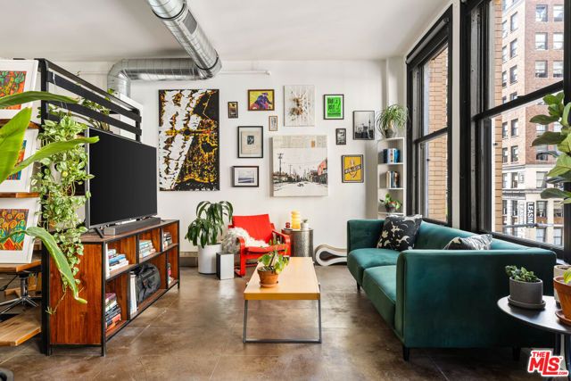 215 W 7th Street 407, Los Angeles, CA 90014