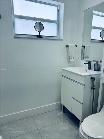 11925 SW 185th Terrace, Miami, FL 33177