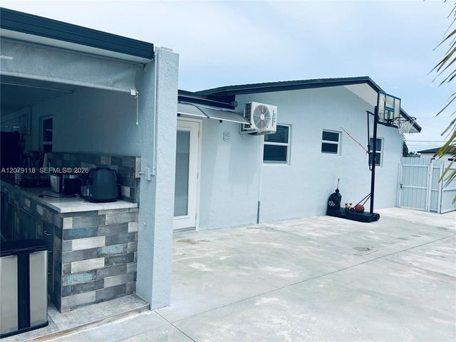 11925 SW 185th Terrace, Miami, FL 33177