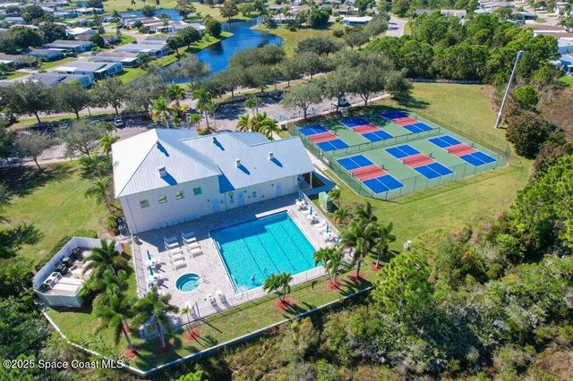 2824 Nine Iron Drive, Port St. Lucie, FL 34952