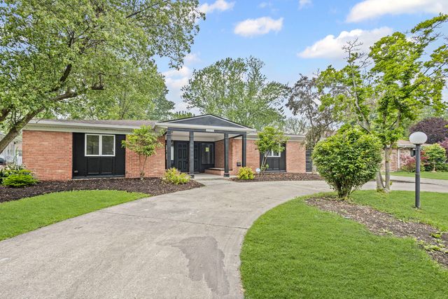 18908 E Louise Drive, Lansing, IL 60438
