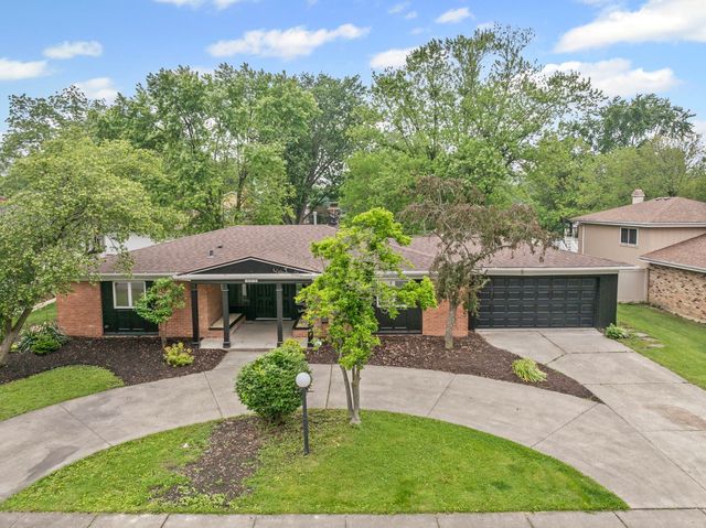 18908 E Louise Drive, Lansing, IL 60438