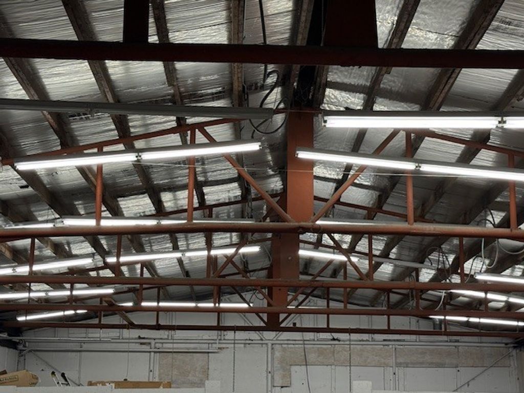 Image 5 of property listing at 323 S 11th Street, Mt Vernon, IL 62864