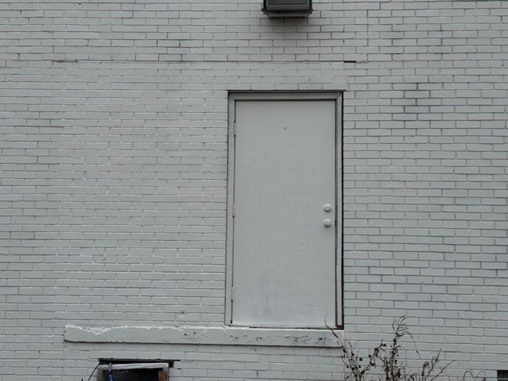 Image 6 of property listing at 323 S 11th Street, Mt Vernon, IL 62864