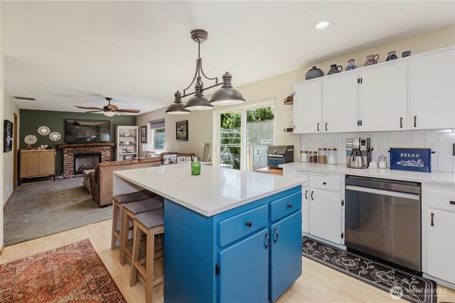 10002 99th Street SW, Lakewood, WA 98498