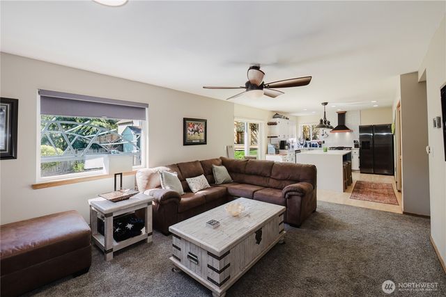 10002 99th Street SW, Lakewood, WA 98498