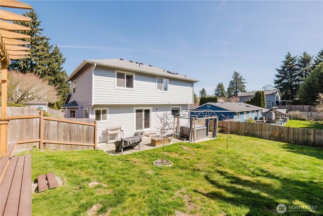 10002 99th Street SW, Lakewood, WA 98498