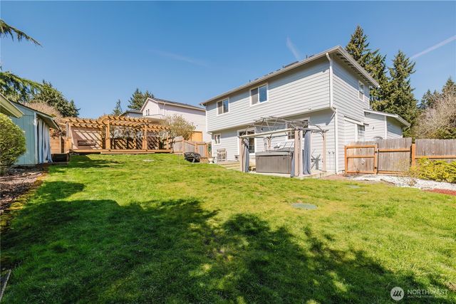 10002 99th Street SW, Lakewood, WA 98498