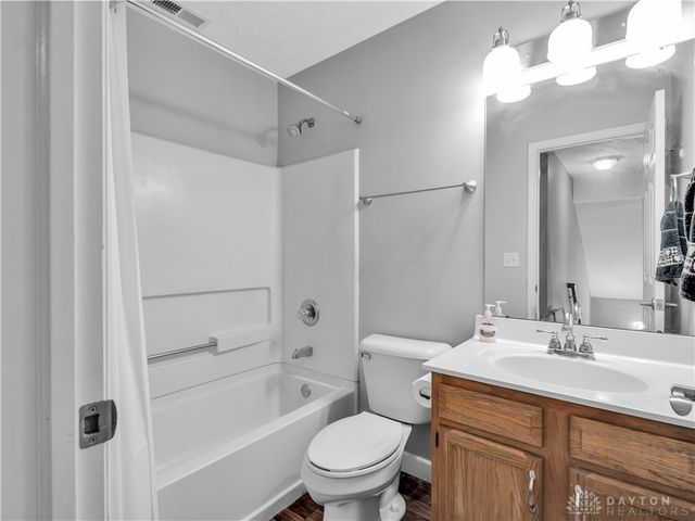 2014 Clearstream Way, Clayton, OH 45315