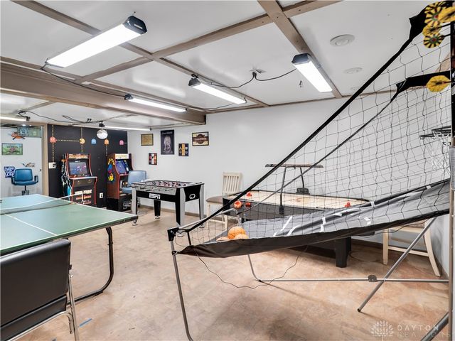 2014 Clearstream Way, Clayton, OH 45315