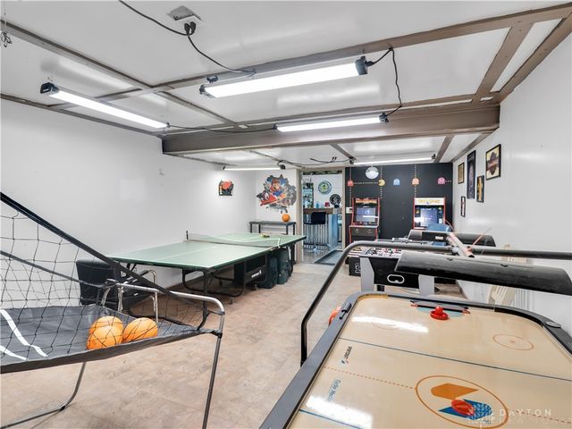 2014 Clearstream Way, Clayton, OH 45315