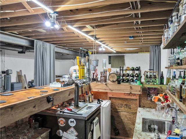 2014 Clearstream Way, Clayton, OH 45315
