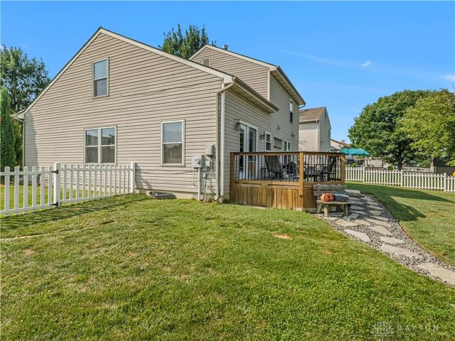 2014 Clearstream Way, Clayton, OH 45315