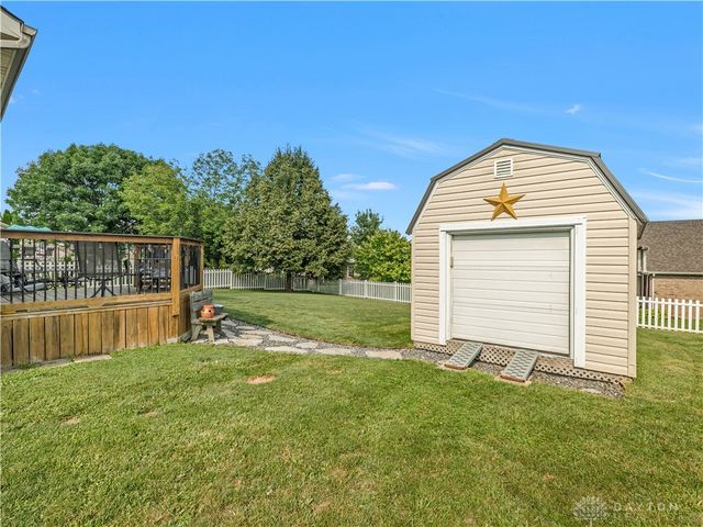 2014 Clearstream Way, Clayton, OH 45315