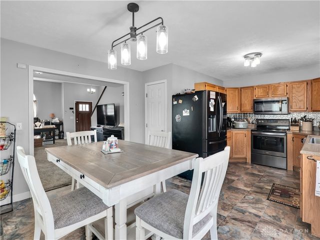 2014 Clearstream Way, Clayton, OH 45315