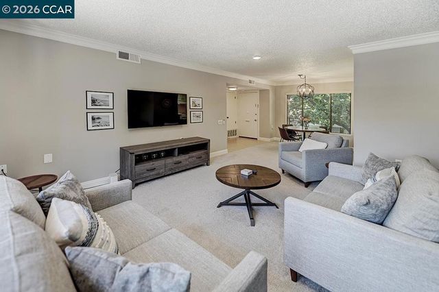 2716 Tice Creek 1, Walnut Creek, CA 94595