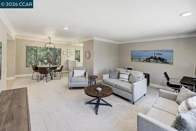 2716 Tice Creek 1, Walnut Creek, CA 94595