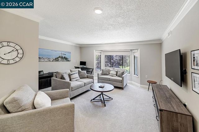 2716 Tice Creek 1, Walnut Creek, CA 94595