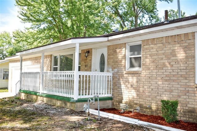 831 E Mary Avenue, Sallisaw, OK 74955