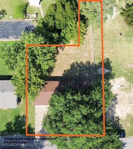 831 E Mary Avenue, Sallisaw, OK 74955