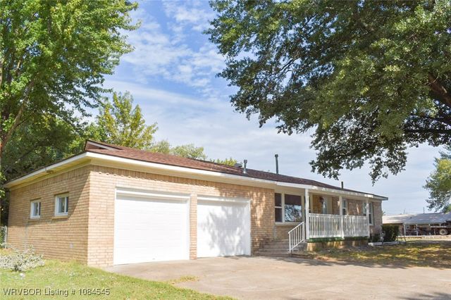 831 E Mary Avenue, Sallisaw, OK 74955