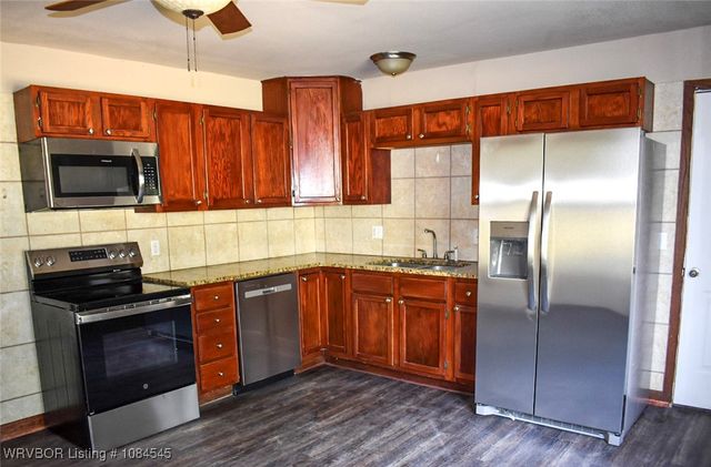 831 E Mary Avenue, Sallisaw, OK 74955