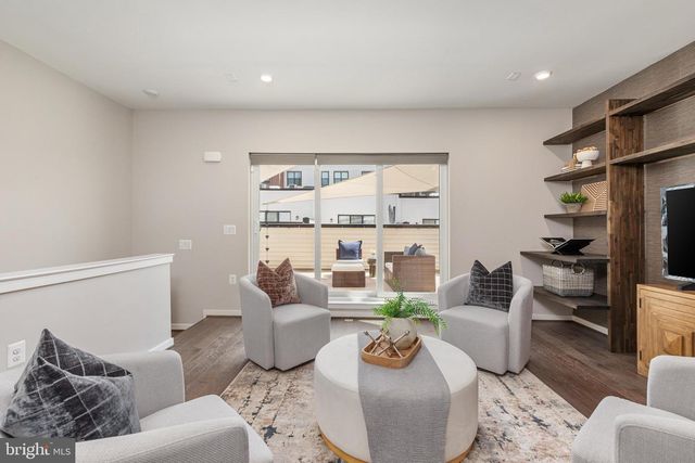 1876 EASTERLY RD, Reston, VA 20190