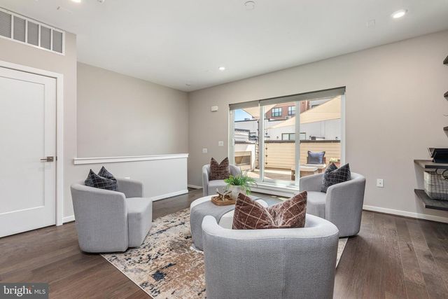 1876 EASTERLY RD, Reston, VA 20190