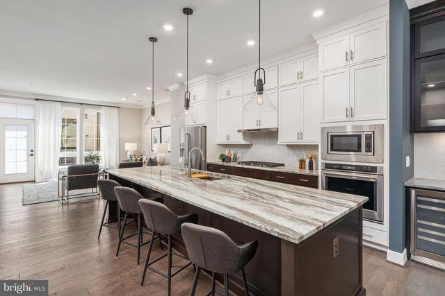1876 EASTERLY RD, Reston, VA 20190