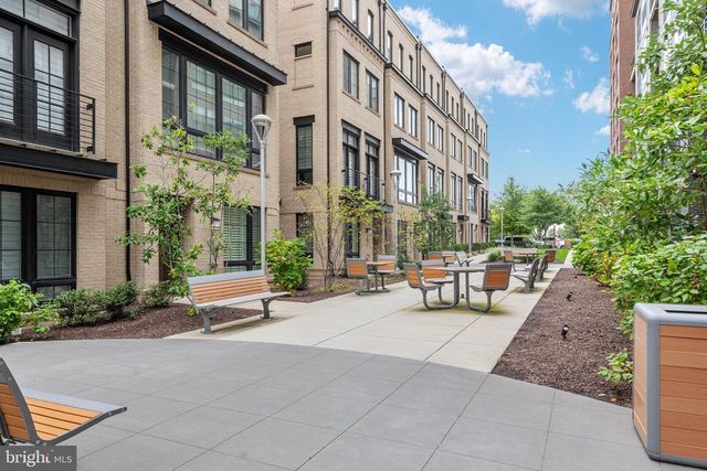 1876 EASTERLY RD, Reston, VA 20190