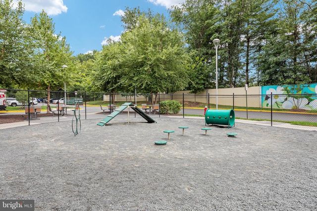 1876 EASTERLY RD, Reston, VA 20190