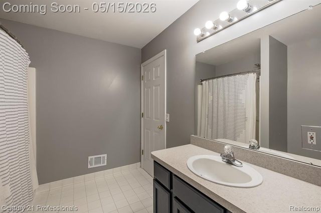 4509 Alexander Pines Drive, Clarkston, MI 48346