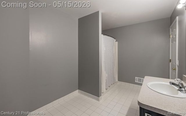 4509 Alexander Pines Drive, Clarkston, MI 48346