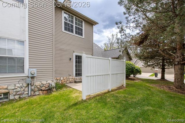 4509 Alexander Pines Drive, Clarkston, MI 48346