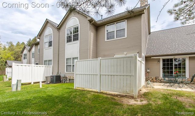4509 Alexander Pines Drive, Clarkston, MI 48346