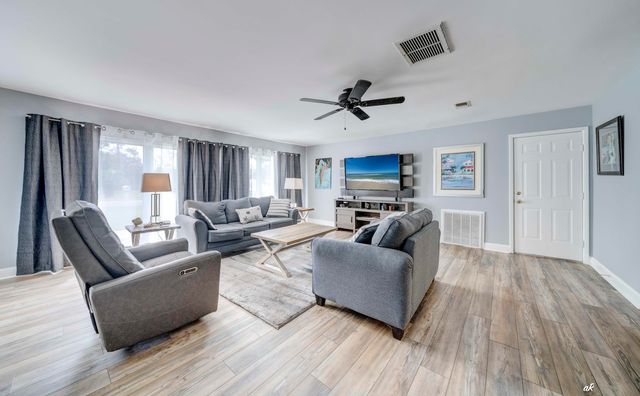 315 Fairway Boulevard, Panama City Beach, FL 32407