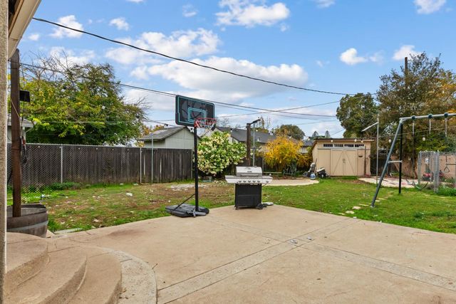 6136 McLaren Avenue, Sacramento, CA 95822