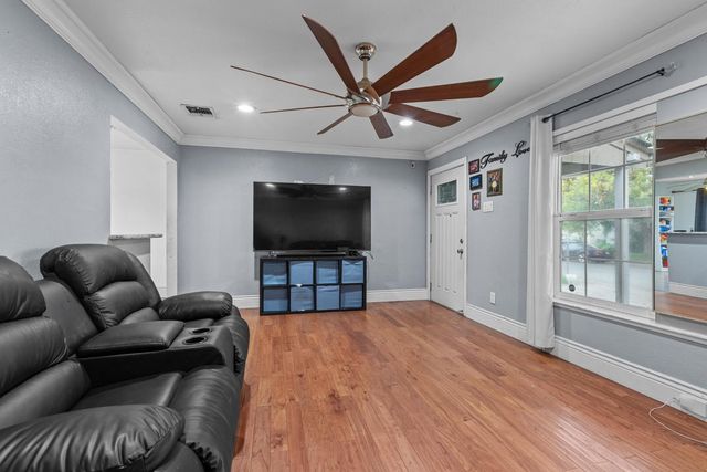 6136 McLaren Avenue, Sacramento, CA 95822