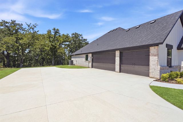 2017 Forest Bridge Drive, Azle, TX 76020