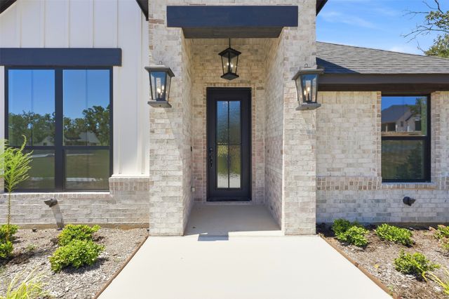 2017 Forest Bridge Drive, Azle, TX 76020