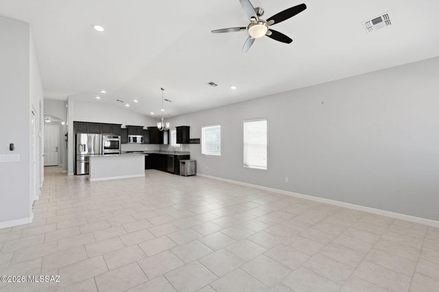 620 S Bh Carrol Place, Corona De Tucson, AZ 85641