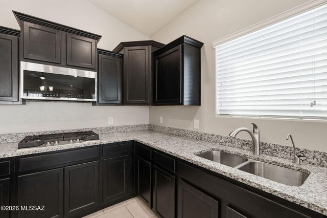 620 S Bh Carrol Place, Corona De Tucson, AZ 85641