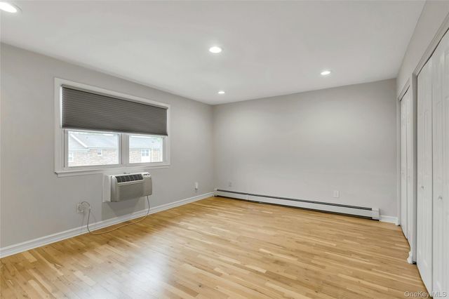 4425 Wilshire 4425, Oakdale, NY 11769