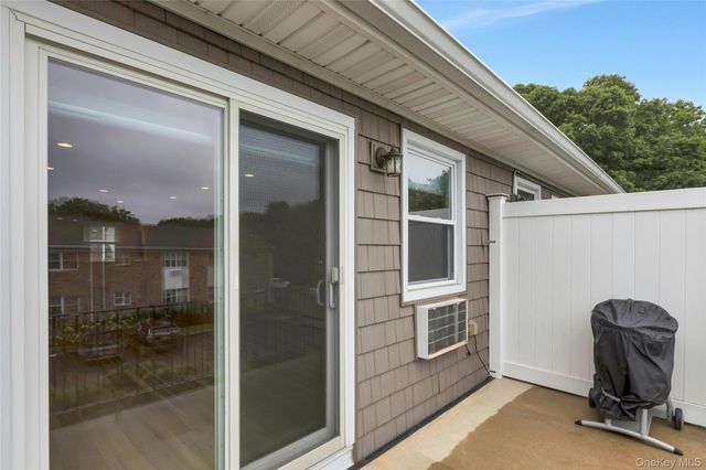 4425 Wilshire 4425, Oakdale, NY 11769