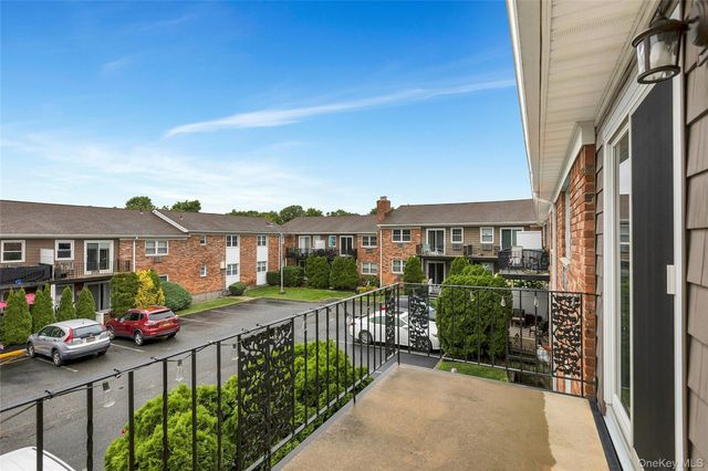 4425 Wilshire 4425, Oakdale, NY 11769