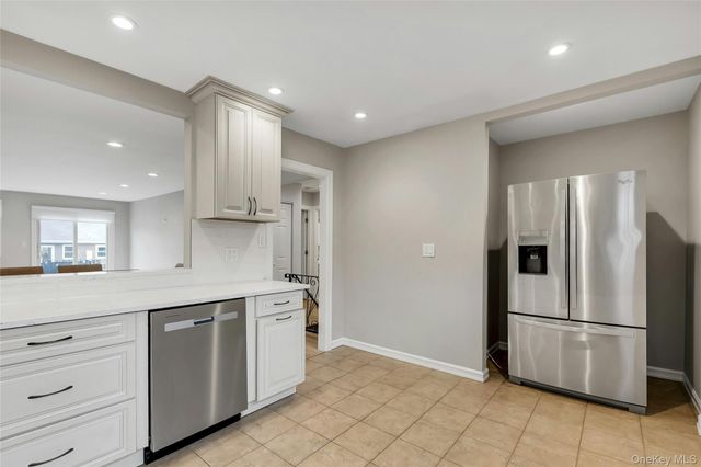 4425 Wilshire 4425, Oakdale, NY 11769