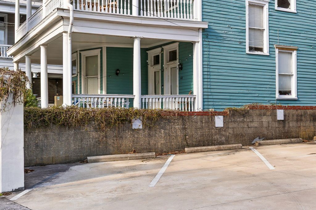 Image 13 of property listing at 210 Calhoun Street A, Charleston, SC 29401